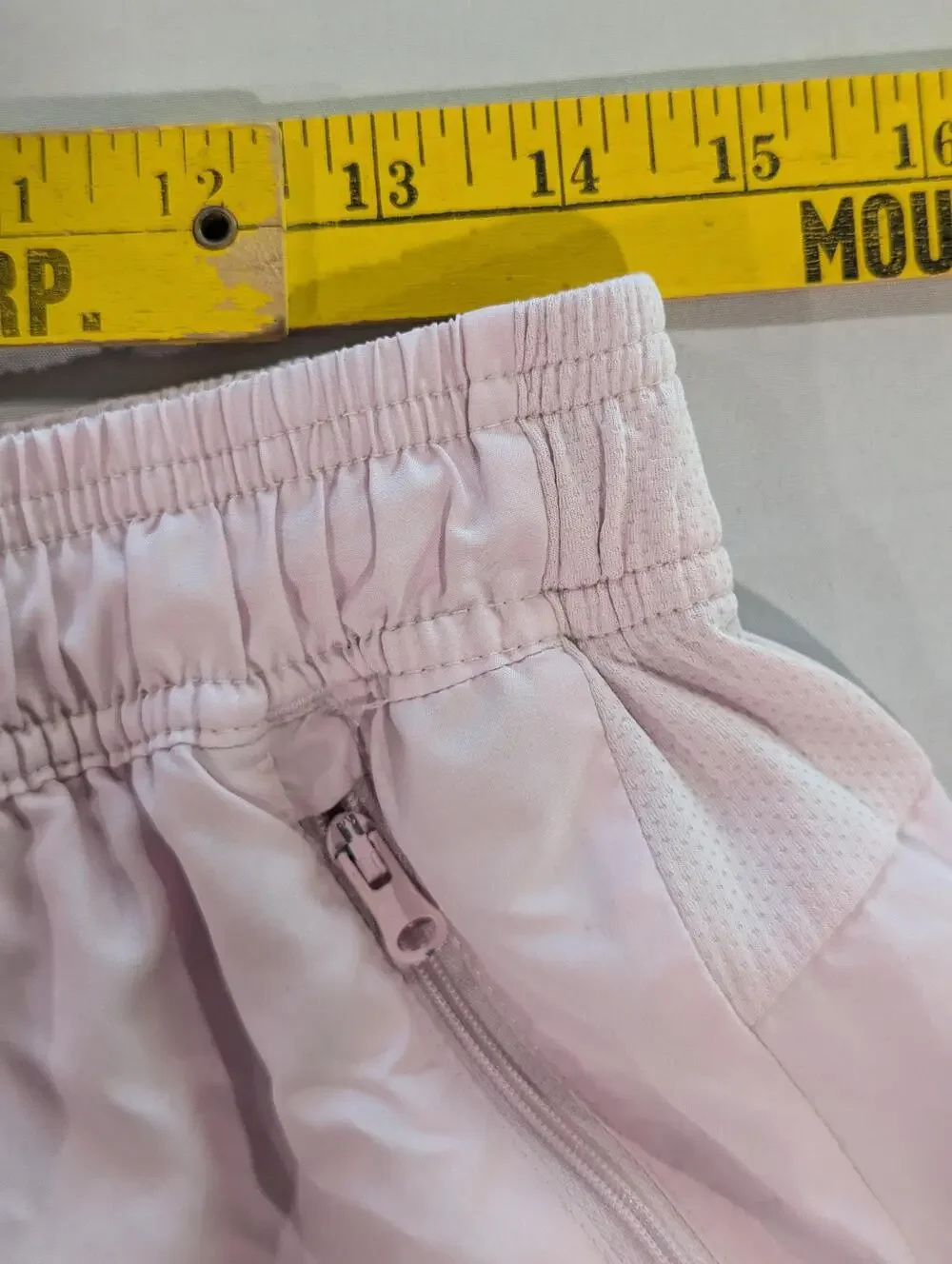 Adidas Shorts Mens L Pink AEROREADY Running 7 Inseam Zip Pockets Athletic Gym